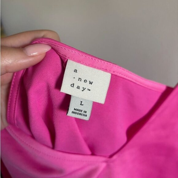 pink tank top - Picture 4 of 4